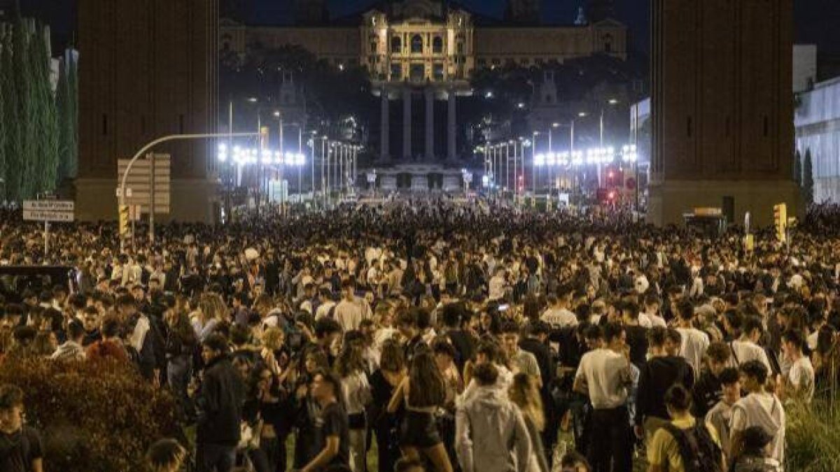 Macrobotellón de la noche del viernes