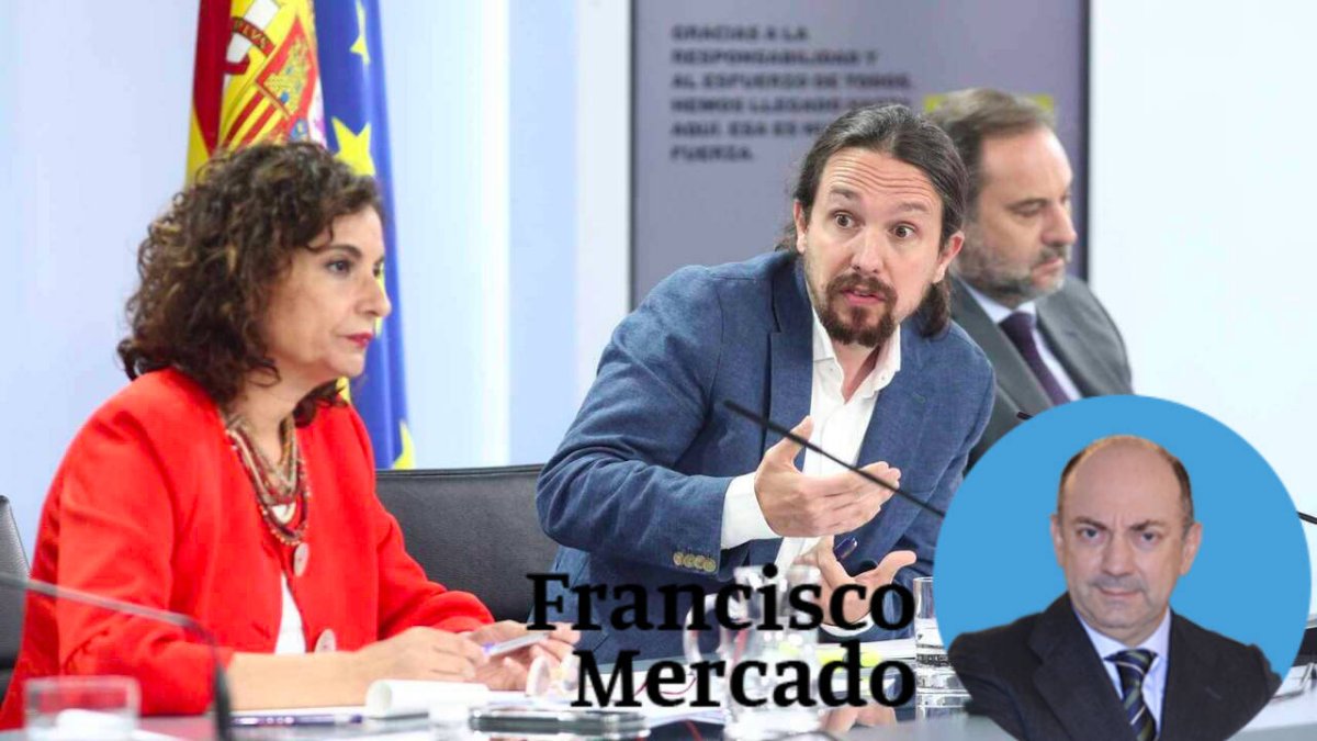 Pablo Iglesias, junto a María Jesús Montero, ministra de Hacienda.