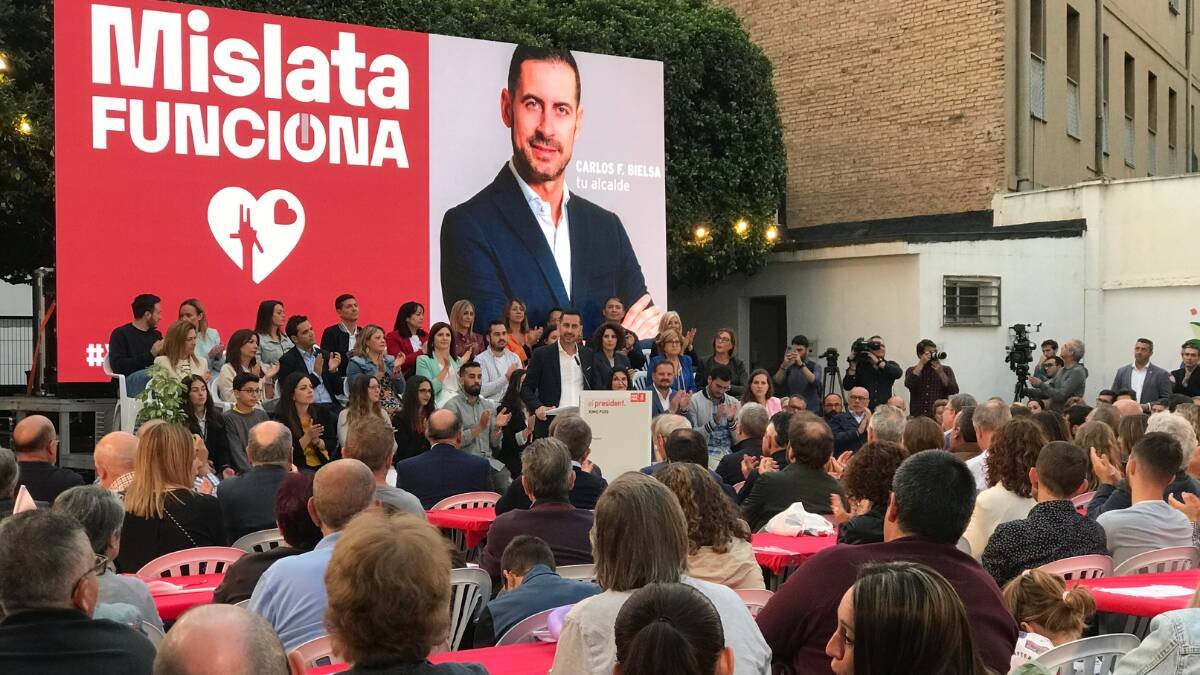 El alcalde de Mislata, Carlos Fernández Bielsa, durante el acto de presentación de su campaña - SERGI TARAZONA/ESdiario