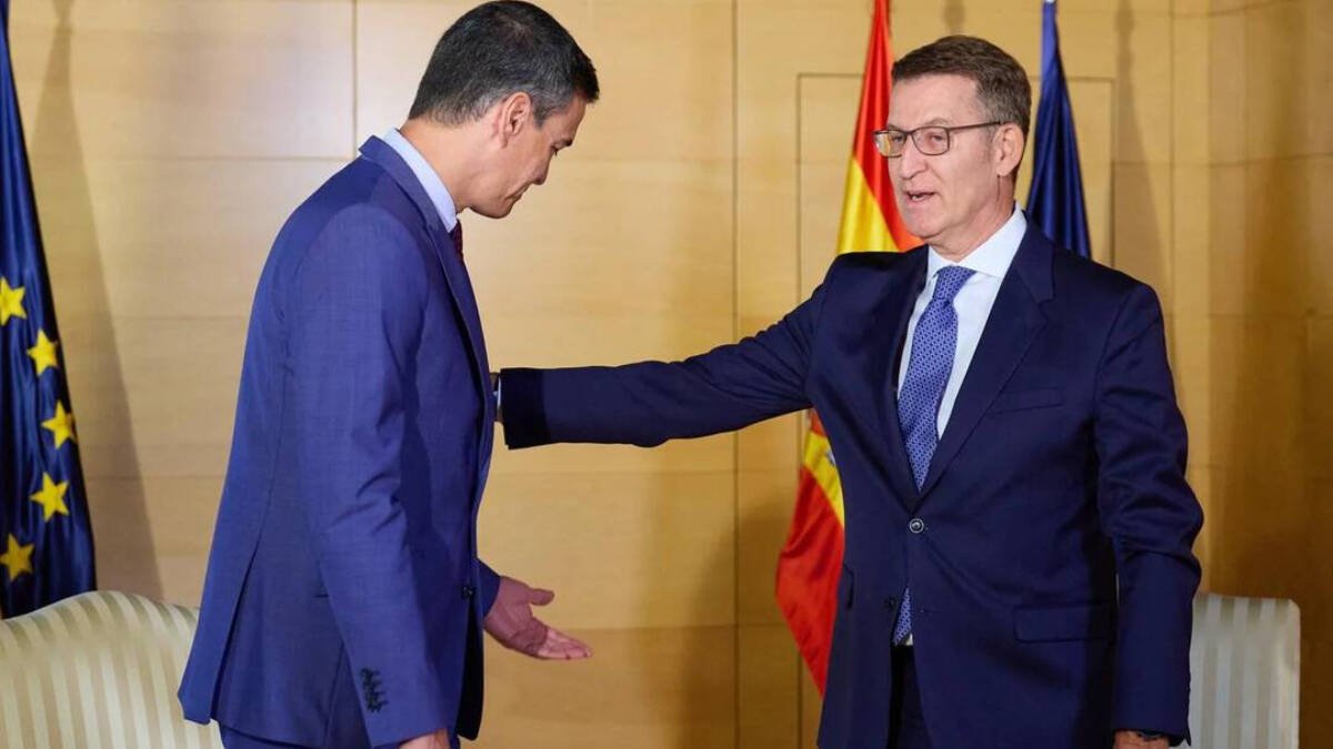 Pedro Sánchez junto a Alberto Núñez Feijóo