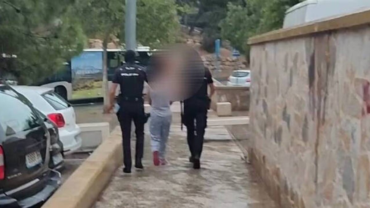 Los agentes han detenido a 21 personas en esta operación antidroga