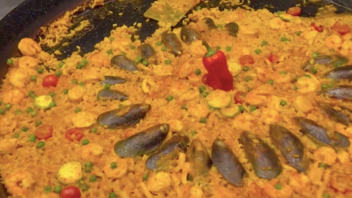 Imagen de la supuesta paella que ayer se repartió en Arabia Saudí