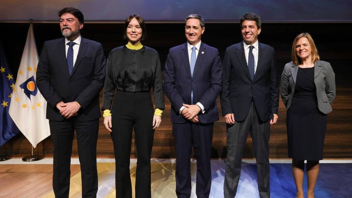 El alcalde de Alicante, Luis Barcala, la misistra de Ciencia, Diana Morant, el director ejecutivo de la Euipo, Joao Negrao, el president de la Generalitat, Carlos Mazón y la delegada del Gobierno en la Comunitat, Pilar Bernabé