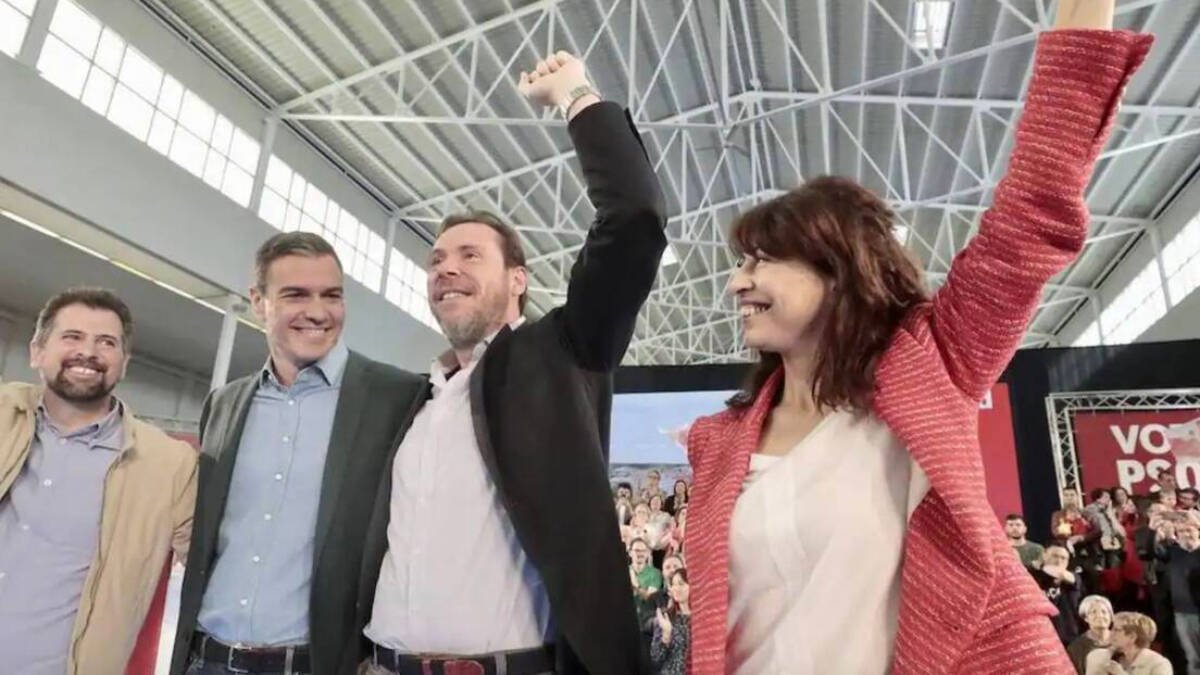 Óscar Puente y Ana Redondo con Pedro Sánchez