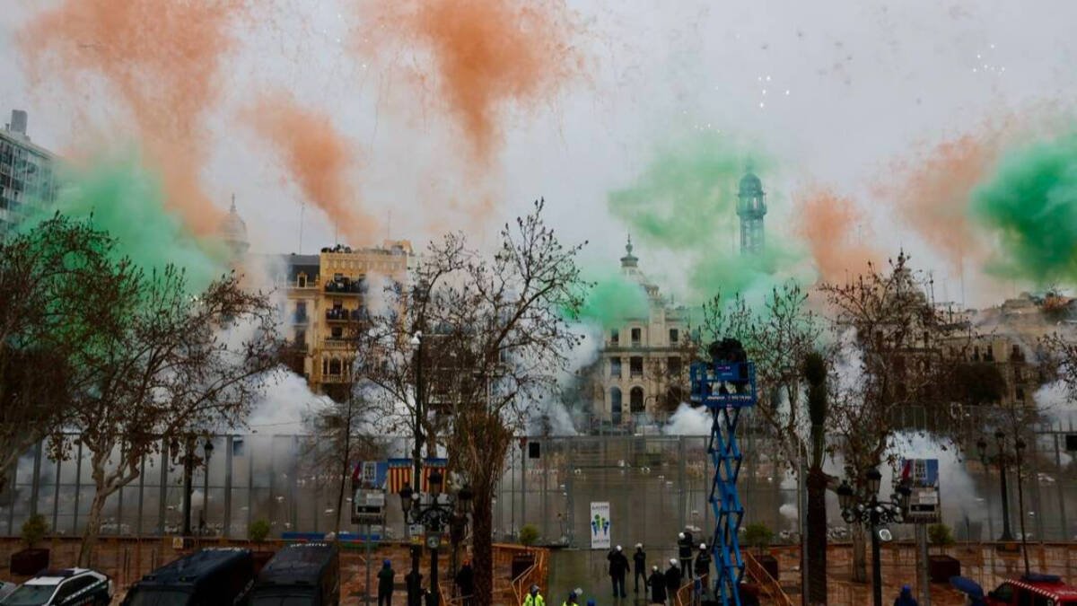 'Mascletà' de Pirotecnia Tamarit, este sábado en la plaza del Ayuntamiento de València