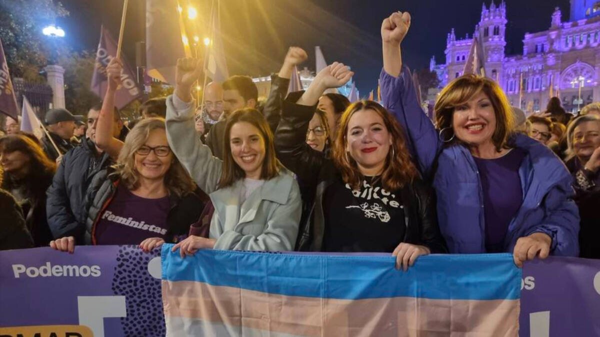 Irene Montero y Ángela Rodríguez Pam de manifestación el 25N