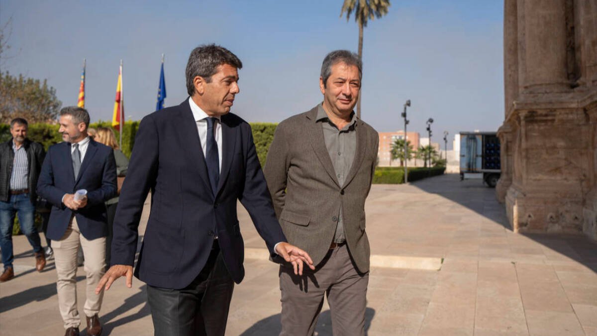 El presidente de la Generalitat, Carlos Mazón y el vicepresidente primero y conseller de Cultura y Deporte de Valencia, Vicente Barrera.