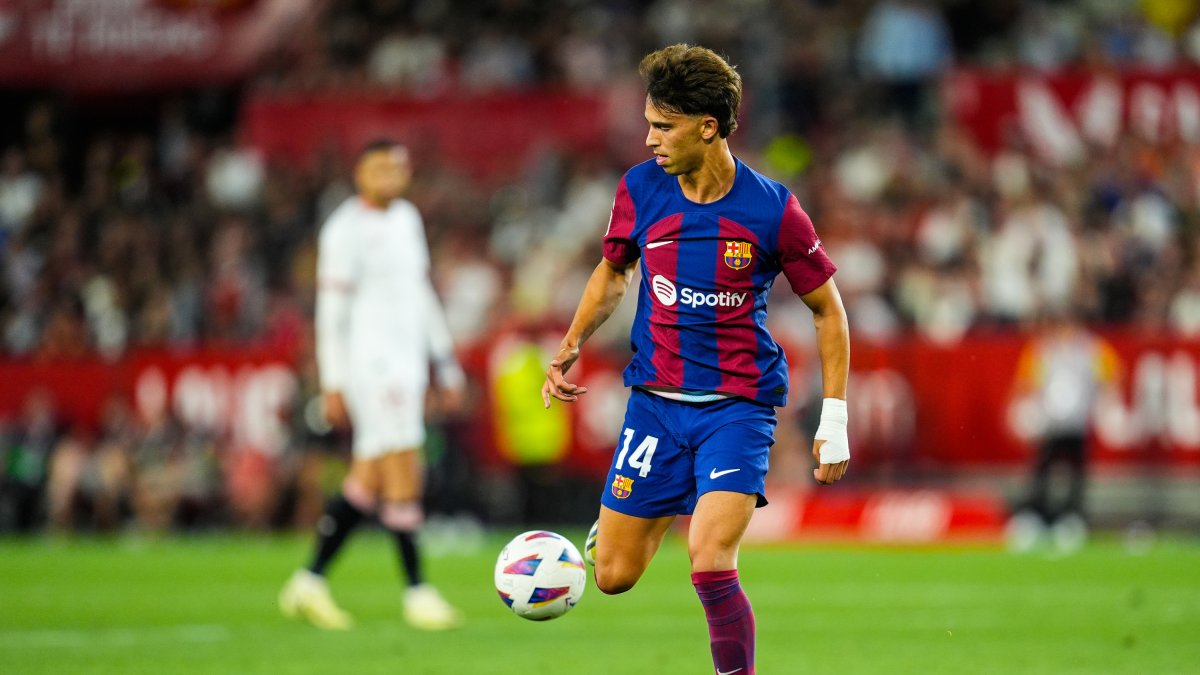 Joao Félix, en un partido con el Barcelona la temporada pasada.