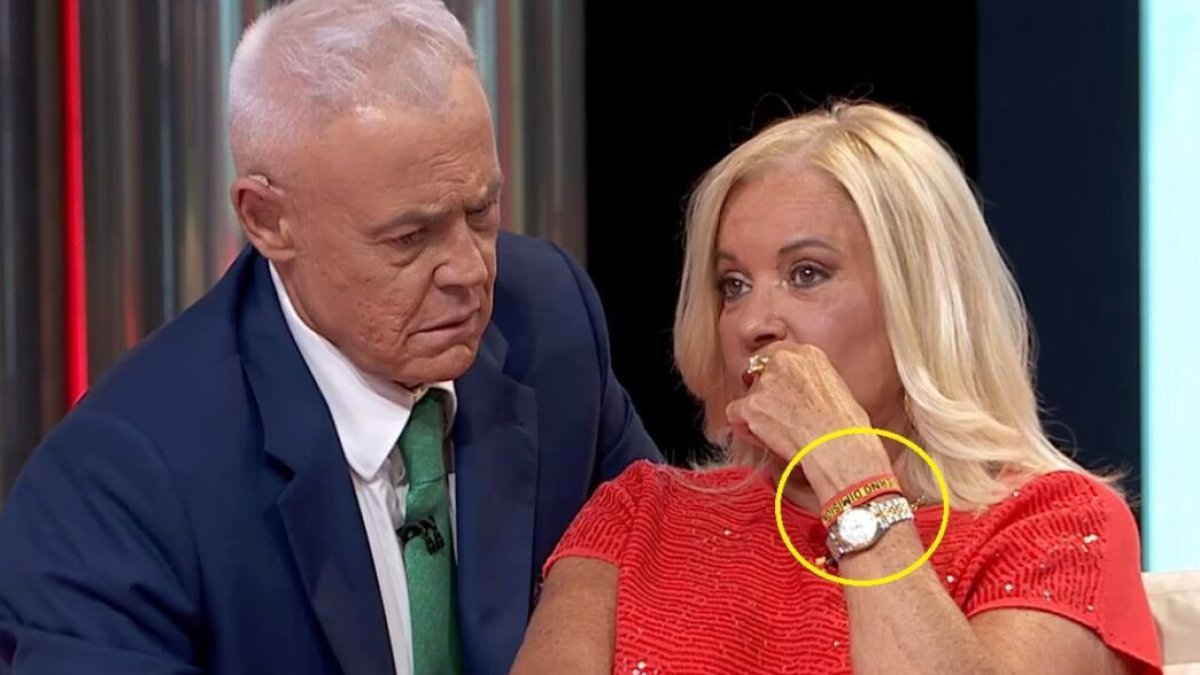 Bárbara Rey con su pulsera y Jordi González