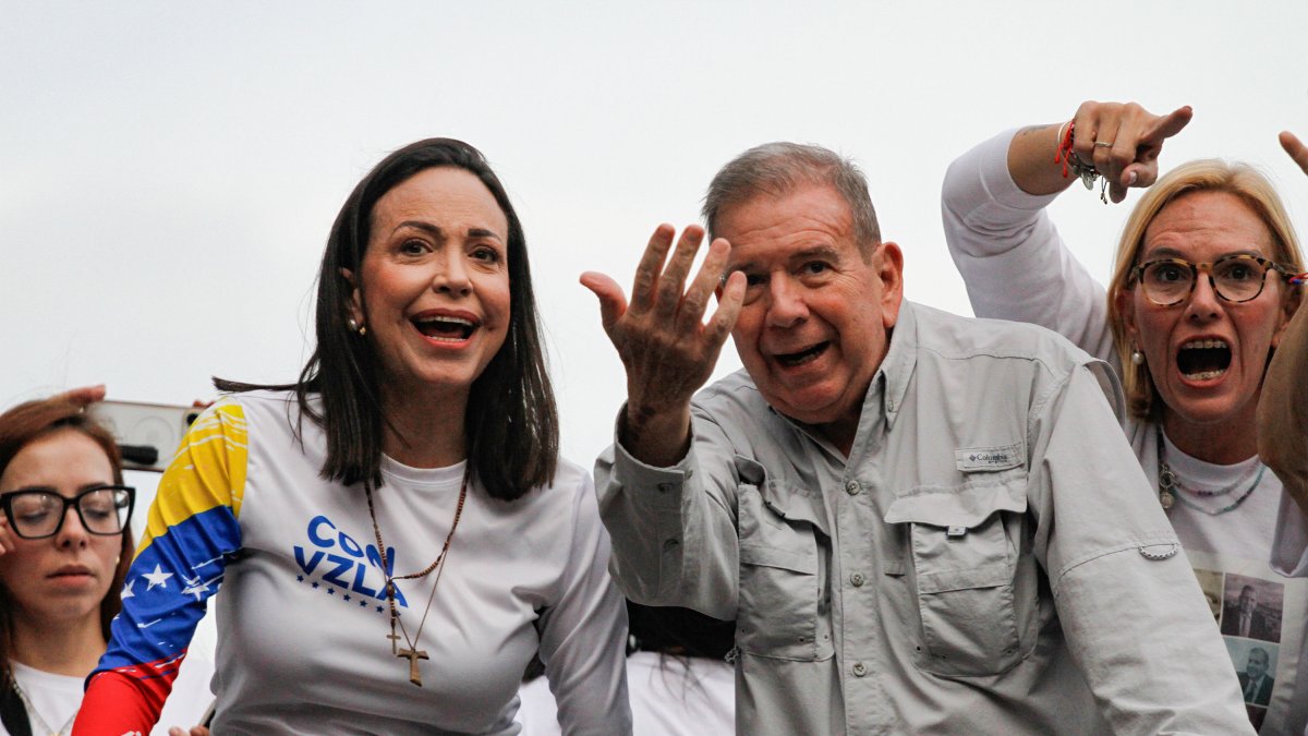 Maria Corina Machado y Edmundo Gonzalez, favoritos ante Maduro.