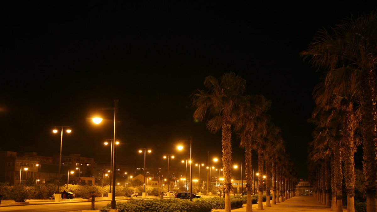 Playa de la Malvarrosa de noche