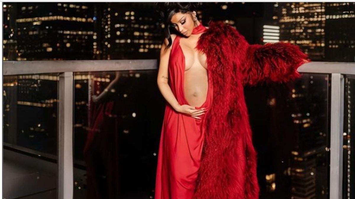 Cardi B anuncia su tercer embarazo