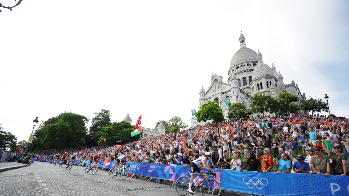 Prueba de ciclismo en ruta femenino en los Juegos Olímpicos de Paris 2024, con la española Mavi García pasando por Montmartre
UCI
04/8/2024