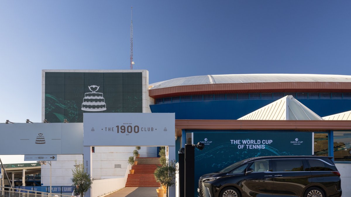 Imagen de un coche de Lexus en la puerta del Palacio José María Martín Carpena de Málaga
RAFA ZAMORA/LEXUS
(Foto de ARCHIVO)
21/11/2023