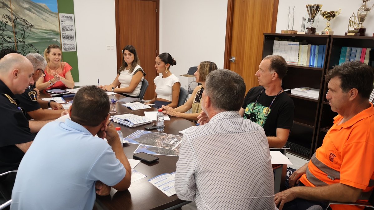 Reunión de equipo para la preparación de las fiestas patronales