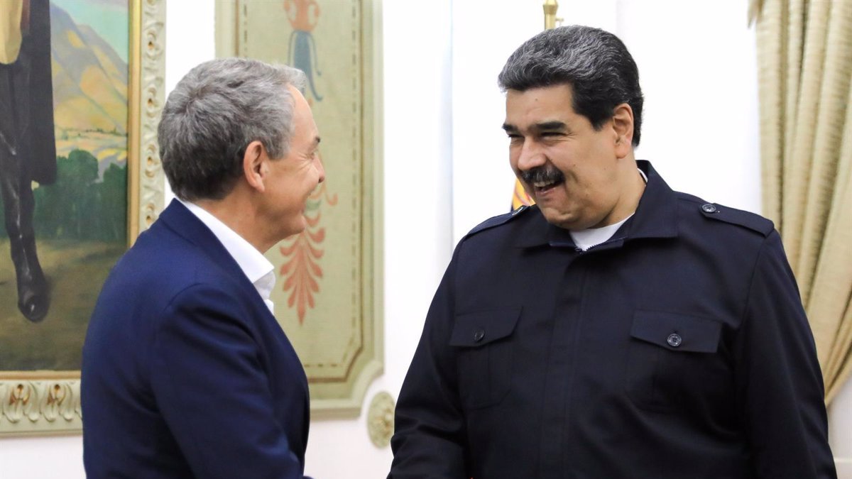 El expresidente del Gobierno de España José Luis Rodríguez Zapatero con Nicolás Maduro.