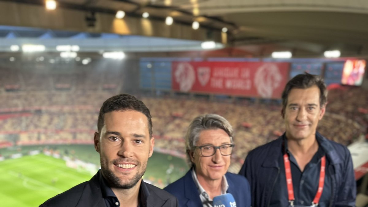 Juan Carlos Rivero, junto a Mario Suárez e Ismael Urzaiz, en la retransmisión de la última final de la Copa del Rey.