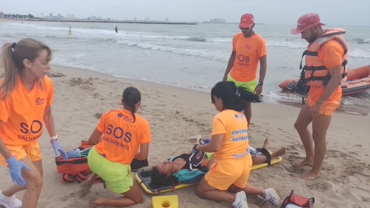 Simulacro en la playa de Puçol