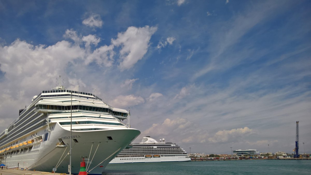 Cruceros en el Puerto de València
VALENCIAPORT
(Foto de ARCHIVO)
01/12/2020