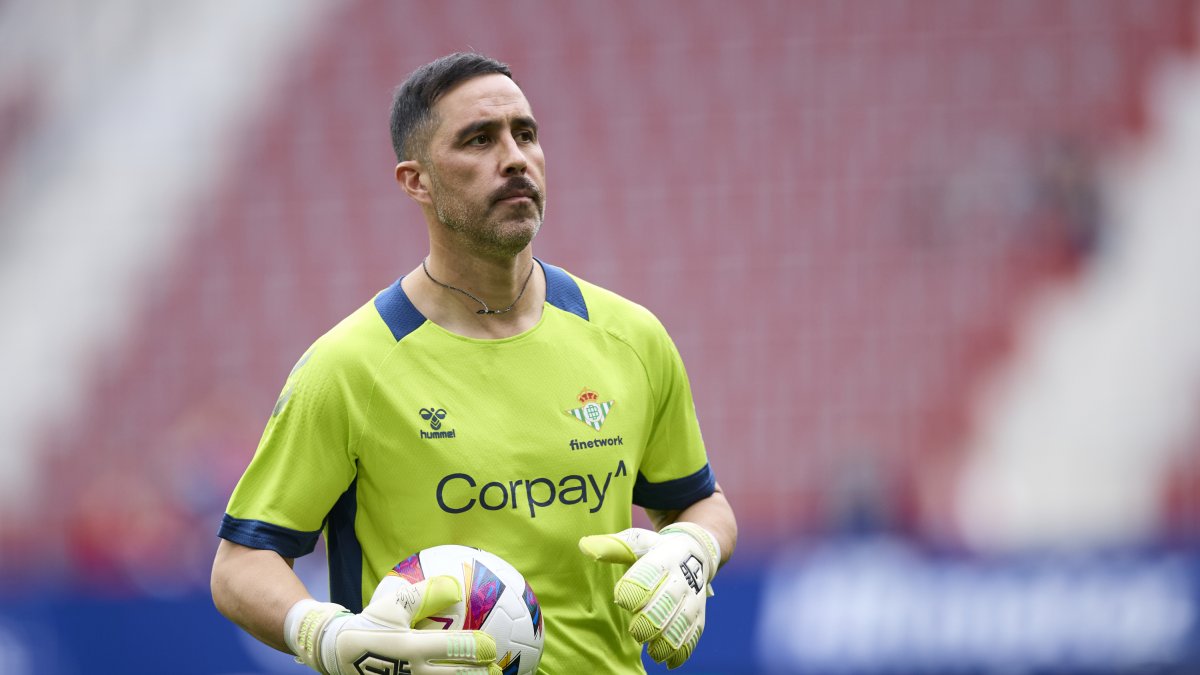 Claudio Bravo, durante su estancia en el Betis.