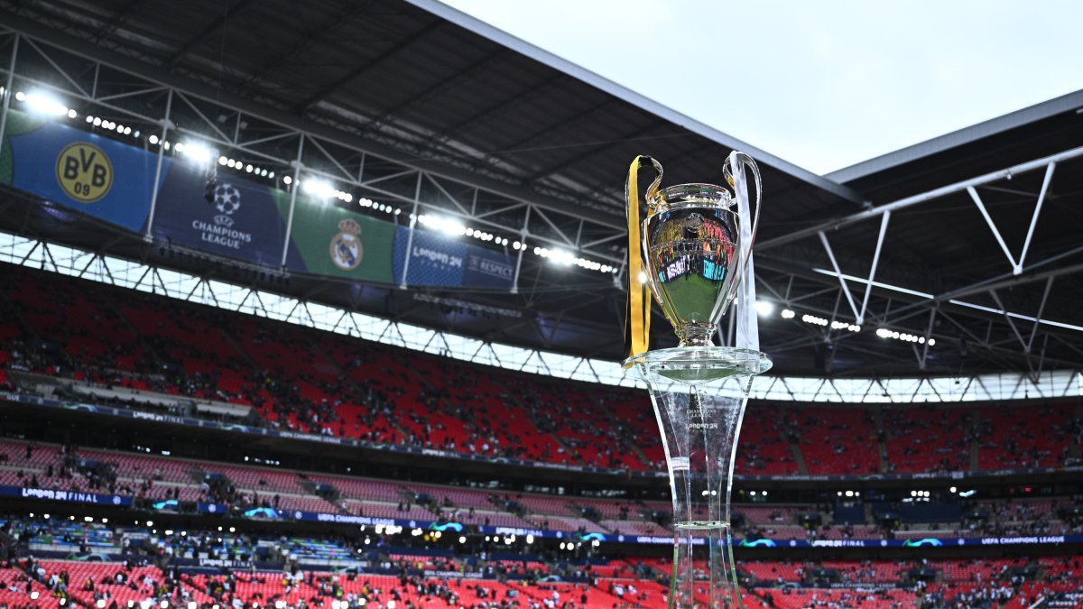 La Champions League cambia himno y formato, pero no trofeo