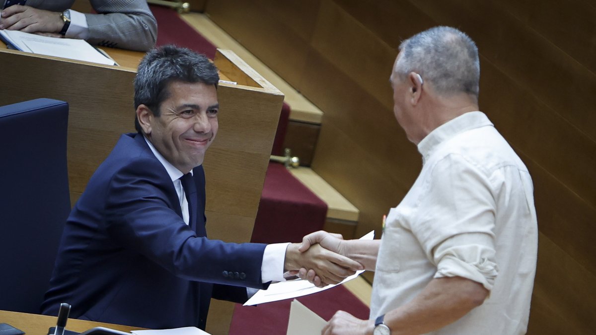 Carlos Mazón y Joan Baldoví en Les Corts