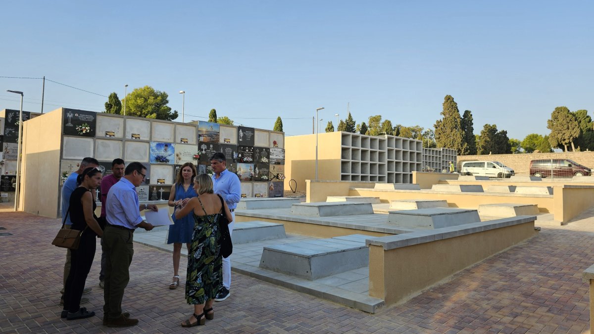 Visita a las obras de ampliación del cementerio de Villajoyosa