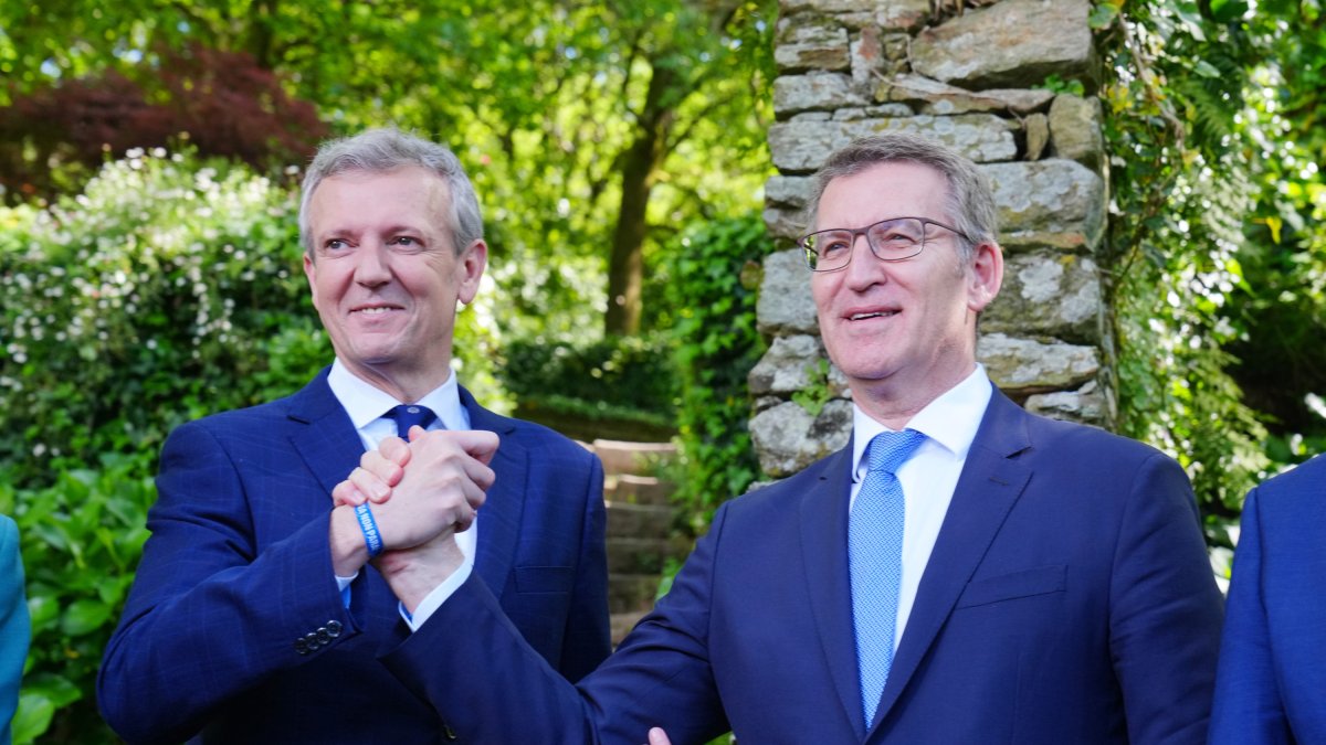 EL presidente del PP, Alberto Núñez Feijóo, con el presidente de la Xunta de Galicia, Alfonso Rueda.