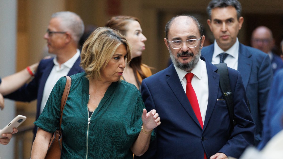 Archivo - Los senadores del PSOE, Susana Díaz y Javier Lambán durante una sesión plenaria, en el Hemiciclo del Senado, a 3 de octubre de 2023, en Madrid (España). (Foto de archivo).