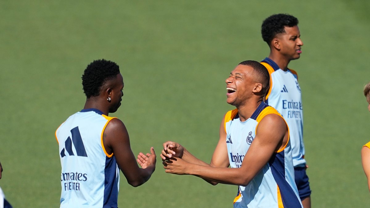 Kylian Mbappé y Vinicius, durante un entrenamiento del Real Madrid.