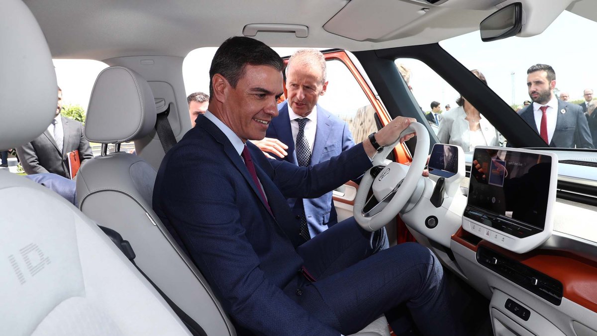 Pedro Sánchez al volante