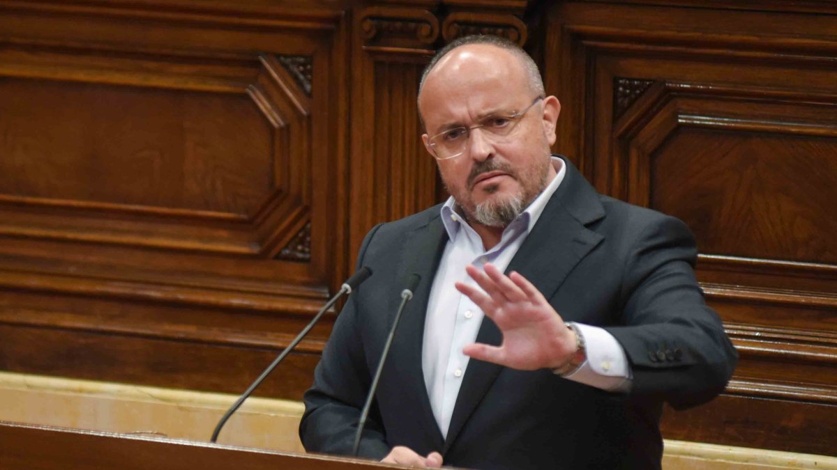 Alejandro Fernández en el Parlament