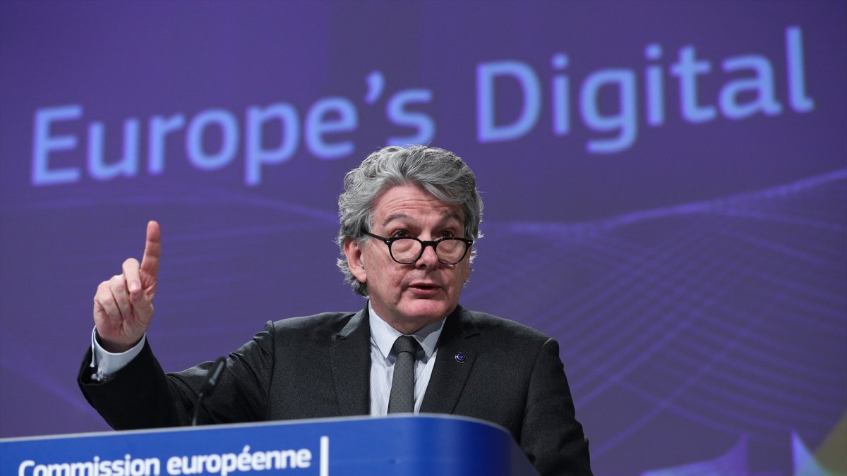 (200219) -- BRUSSELS, Feb. 19, 2020 (Xinhua) -- Thierry Breton, European Commissioner for Internal Market, speaks during a press conference at the EU headquarters in Brussels, Belgium, Feb. 19, 2020. The European Commission on Wednesday unveiled its ideas and actions for a digital transformation, the data strategy and the policy options for the development of Artificial Intelligence (AI).
Europa Press/Contacto/Zheng Huansong
(Foto de ARCHIVO)
19/2/2020