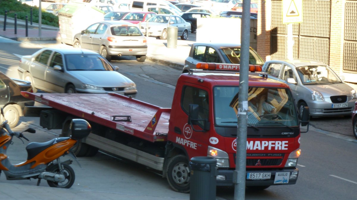 Archivo - El 90% de las asistencias en carretera en julio y agosto se deberion a averías, según Mapfre.