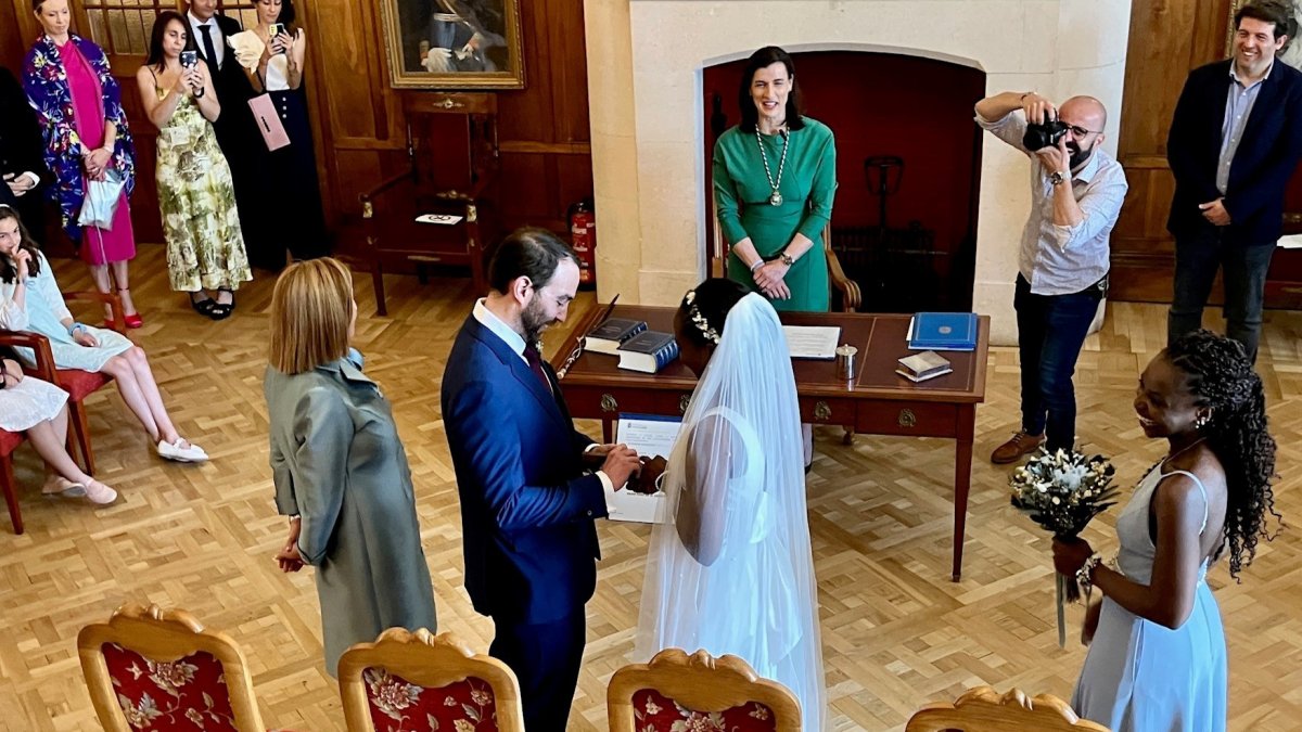 (Foto de ARCHIVO)
Boda en el Palacio de la Magdalena de Santander

AYUNTAMIENTO DE SANTANDER
28/3/2024