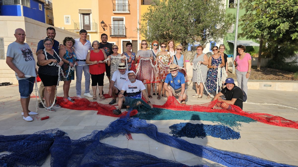 “Entretejiendo la memoria de La Vila: somos mar, colores y redes”