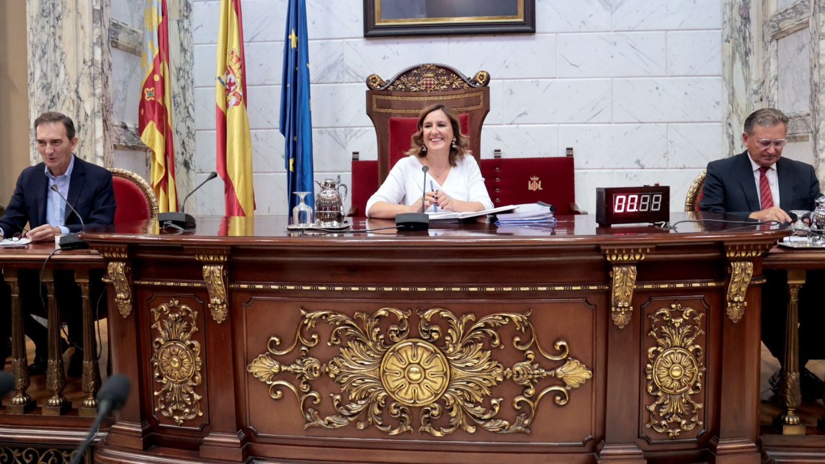 La alcaldesa de Valencia, María José Catalá, en el debate de Estado de la Ciudad.