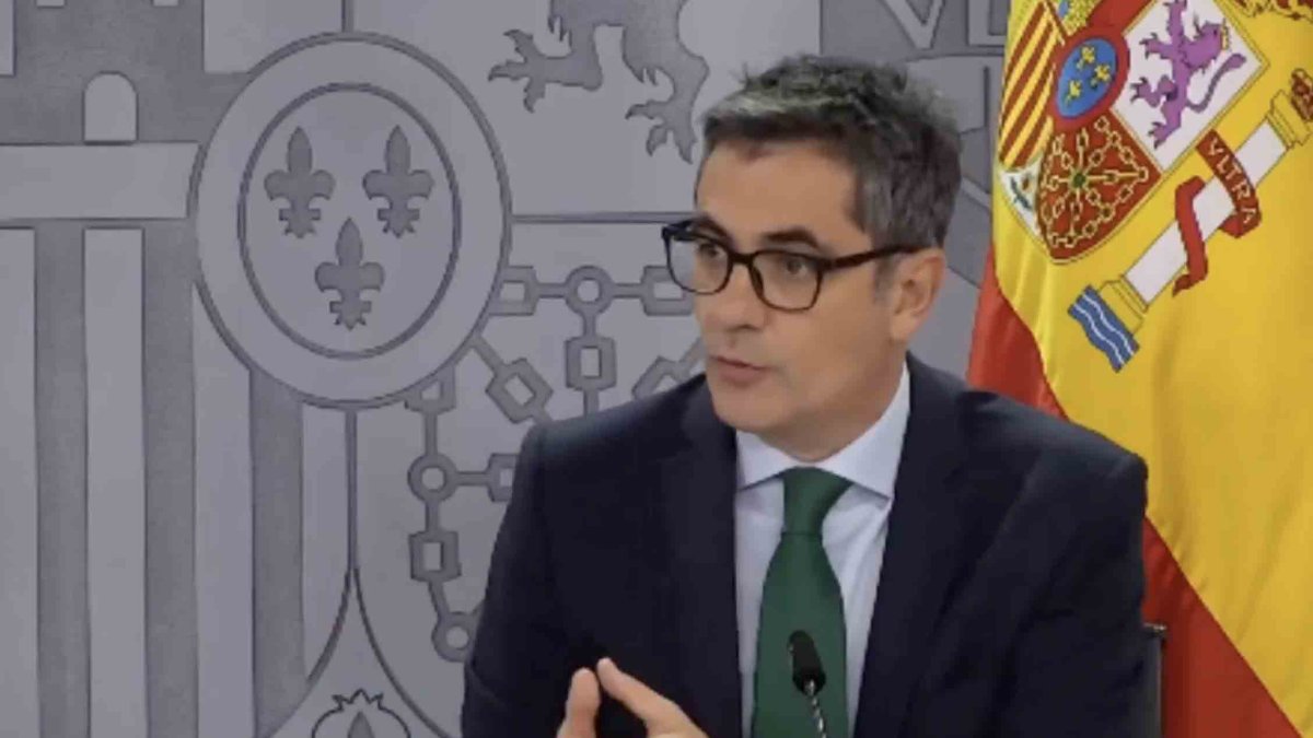 Félix Bolaños explica el plan de control de los medios