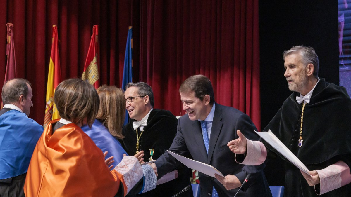 El presidente de Castilla y León, Alfonso Fernández Mañueco, durante el acto de inauguración del nuevo Cuso Académico de las Universidades.