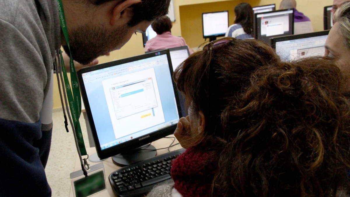 (Foto de ARCHIVO)
Mairena del Aljarafe (Sevilla) lanza el taller 'Empresa Simulada' que ofrece formación a desempleados. REMITIDA / HANDOUT por AYUNTAMIENTO MAIRENA DEL ALJARAFE
Fotografía remitida a medios de comunicación exclusivamente para ilustrar la noticia a la que hace referencia la imagen, y citando la procedencia de la imagen en la firma
12/9/2024