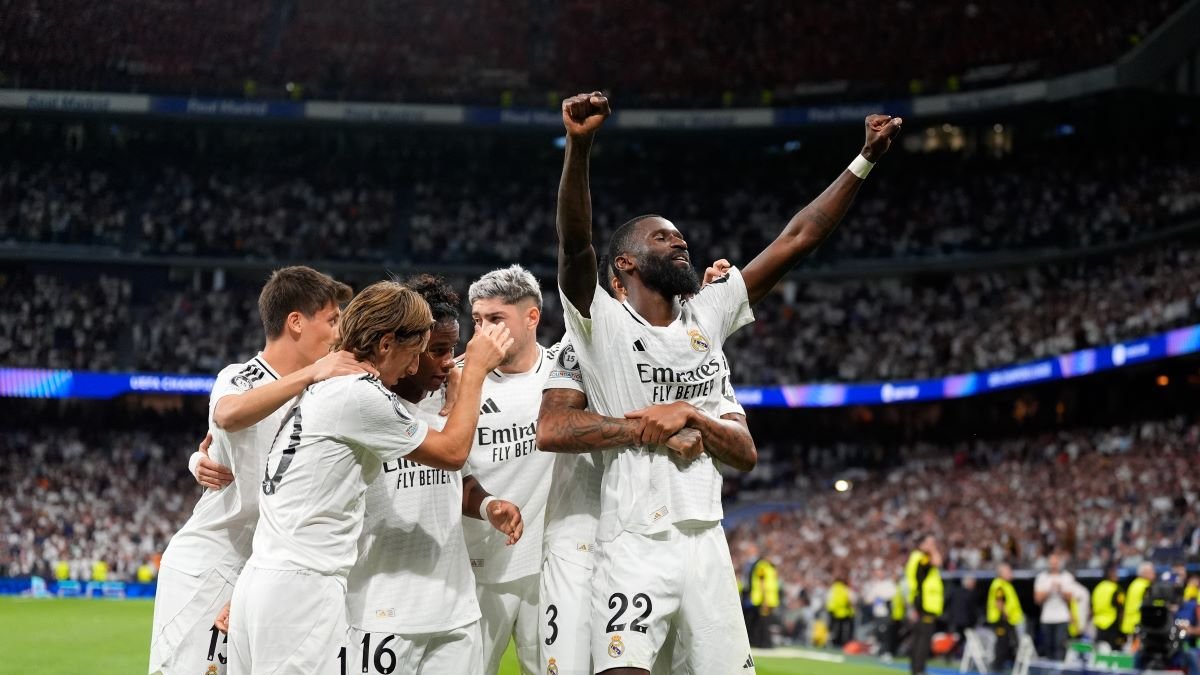 Los jugadores del Real Madrid celebran un gol