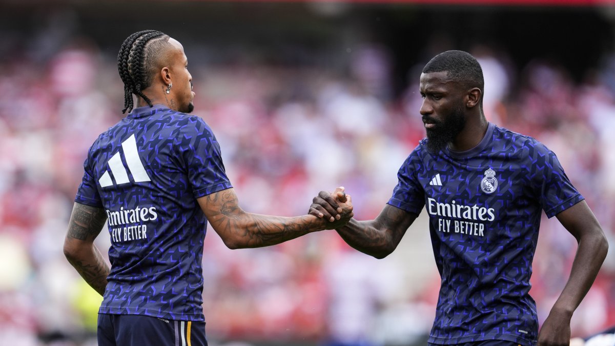 Militao y Rüdiger, durante un calentamiento con el Real Madrid.