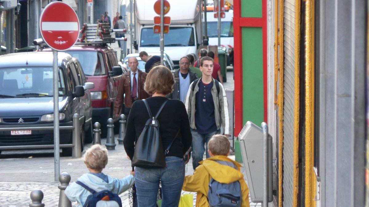 (Foto de ARCHIVO)
Un juez impone la custodia compartida a un padre que no quería cuidar de su hijo con discapacidad


Un juez impone la custodia compartida a un padre que no quería cuidar de su hijo con discapacidad.
La Audiencia Provincial de Córdoba ha impuesto a un hombre el régimen de custodia compartida sobre sus hijos menores de edad, aún cuando el hombre se oponía a ello, ante la imposibilidad de la madre de cuidar a sus hijos en solitario debido a la grave discapacidad que padece uno de ellos.
18/2/2018