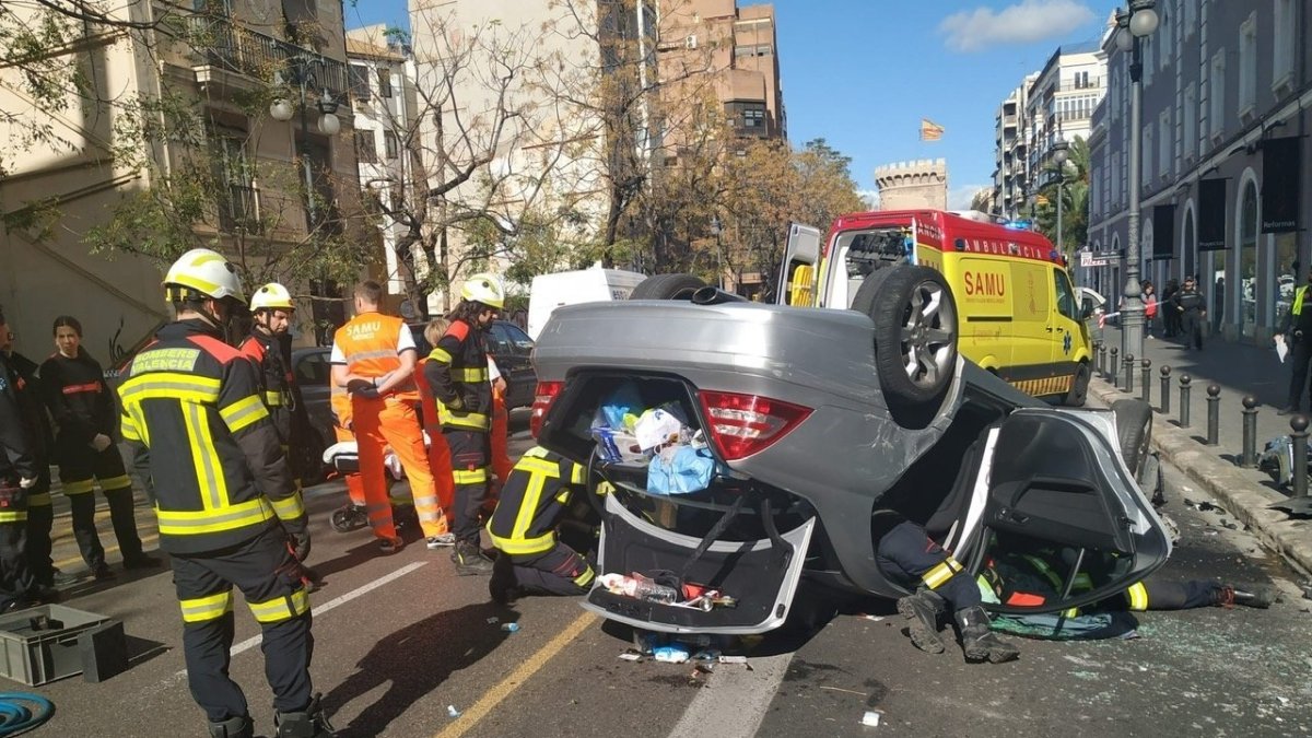 Accidente de tráfico en la calle Guillem de Castro de Valencia / Imagen de archivo.