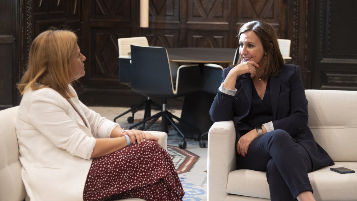 La delegada del Gobierno en la Comunitat Valenciana, Pilar Bernabé, y la alcaldesa de València, María José Catalá