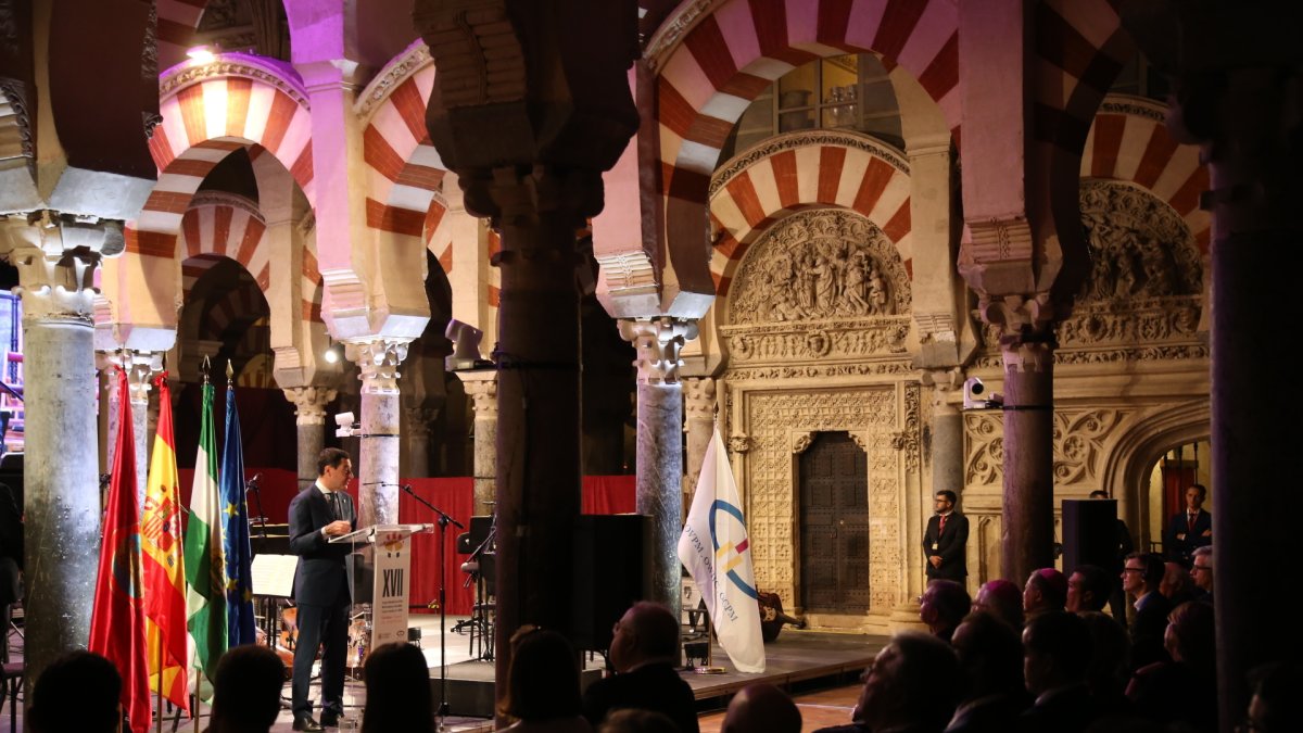 El presidente de la Junta de Andalucía, Juanma Moreno, interviene en la inauguración del 17 Congreso Mundial de la Organización de Ciudades Patrimonio de la Humanidad en Córdoba.