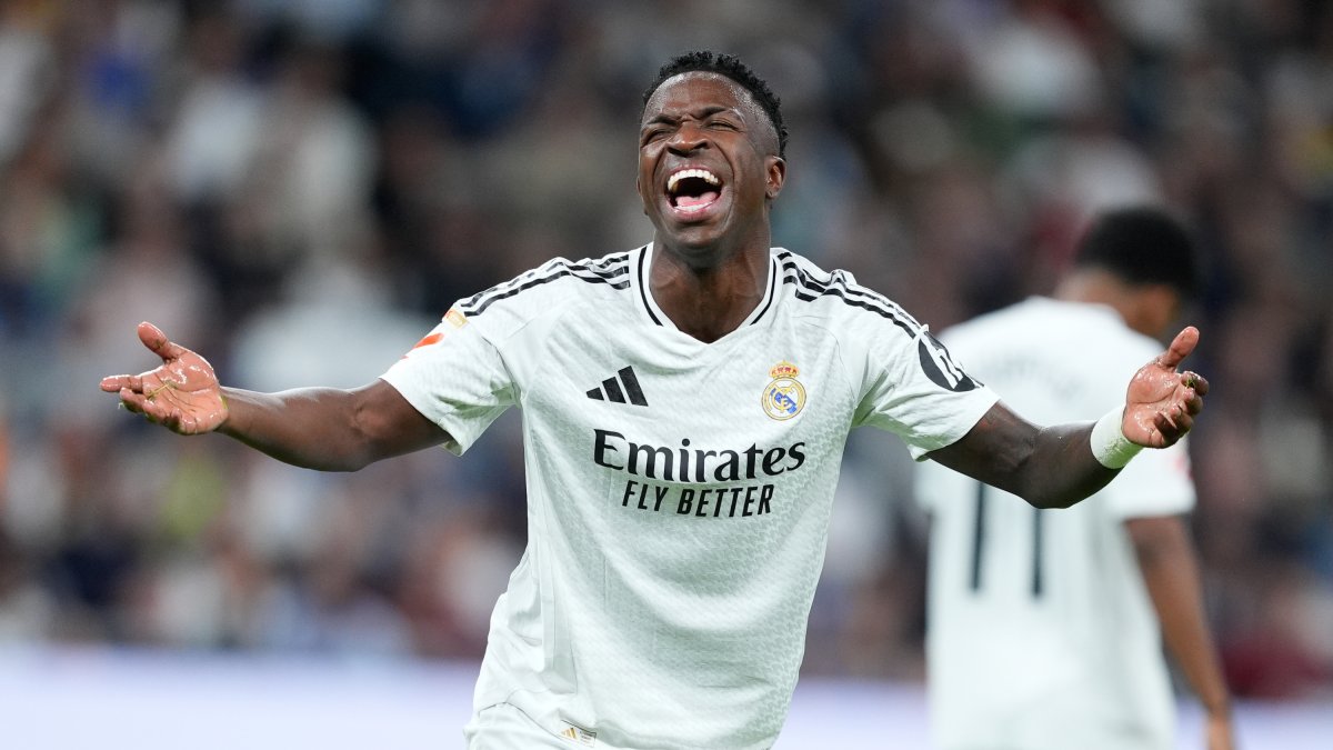 Vinicius Junior gesticula en el partido ante el Alavés