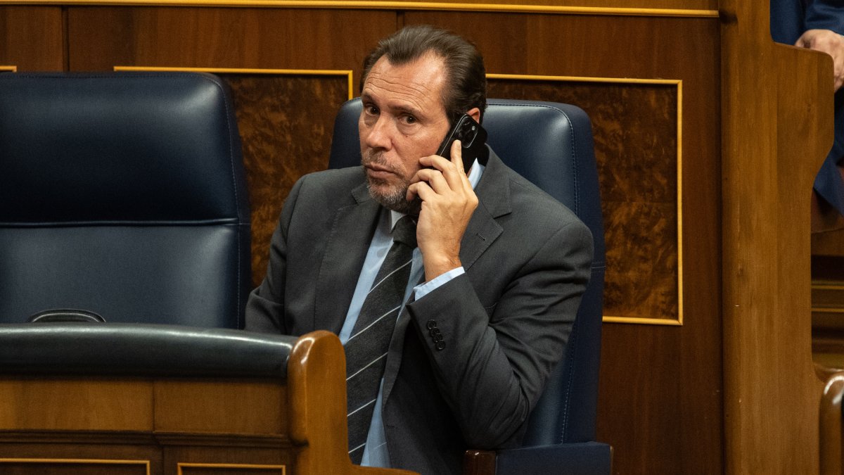 El ministro de Transportes y Movilidad Sostenible, Óscar Puente, en el Congreso de los Diputados.