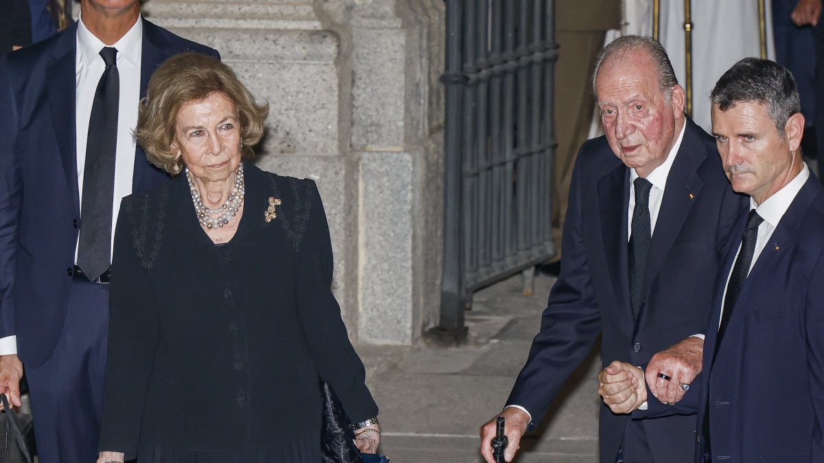 Juan Carlos I y Doña Sofía, en el funeral de Juan Gomez Acebo el pasado 8 de septiembre.