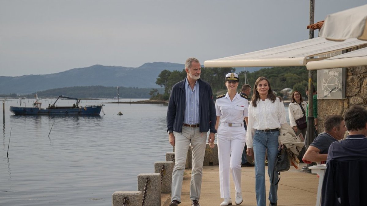 Los Reyes Felipe y Letizia visitaron a la Princesa Leonor, que también se reunió con su abuelo, Don Juan Carlos.